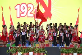 永远跟党走，阳光下成长，西安市凤景小学文艺汇演迎“六一”图片