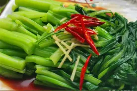 夏季的菜心这样做，颜色翠绿不黄，清爽脆嫩味道好图片