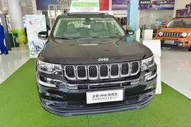 探店Jeep，看看指挥官这个车图片
