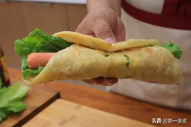 街边叫卖的鸡蛋灌饼，在家做更好，把握好一点，张张不破皮鼓大泡图片