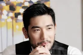 高以翔Godfrey，愿在彼此的世界里，随风起舞，自在花开图片