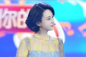 张蕾真敢穿，一袭透视薄纱裙个性十足，“玉女腿”更是吸睛无数图片
