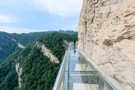 古人难以欣赏到的美景？“白云山”！玻璃栈道！刺激图片