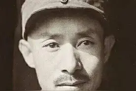 他是满清瓜尔佳氏贵族，本可以获得元帅军衔，建国前因工作而累死图片