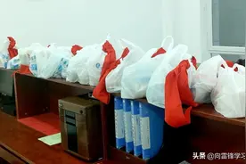 猝不及防！兵哥哥竟被少先队员“破防”了！图片