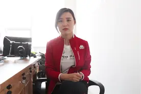 学生谈恋爱被班主任发现，叫来家长后，老师无语了视频封面