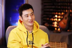 孝子黄晓明：妈妈，我已结婚做爸爸，别再对我过度呵护了图片