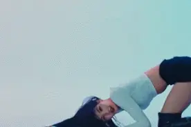 靠腰吸粉的Lisa巴掌腰到底有多绝？就这还有人酸？图片