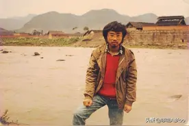 1989年，一个叫海子的人卧轨自杀！生前无名，死后却名声大噪图片