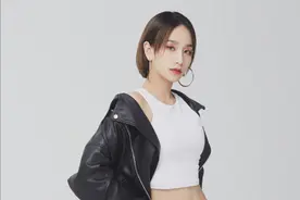 娱乐圈又一男星官宣，妻子23岁生下双胞胎，两人相差11岁图片