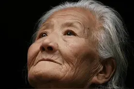 郭沫若写情诗：快来亲我的嘴儿，佐藤富子的人生悲歌图片