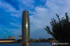 郑州CBD如意湖畔，风光秀丽，景色迷人图片