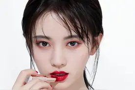 鞠婧祎 清新甜美代言图片，是春意至浓的甜，也是初夏之恋的盐图片