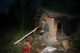 光棍汉蜗居深山40载，蓬头垢面隔三差五一顿肉，渴望再见母亲一面图片