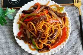 西餐厅招牌黑椒牛柳意面，学会此配方，1天3顿都吃不腻，特好吃图片