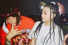VAVA公开恋情！PO小2岁rapper男友裸上身照：恶魔在身边图片
