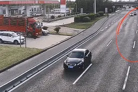 “路怒症”发作后小轿车怼上大货车 男子开“斗气车”的代价是......获刑图片