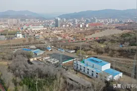 晋中消防开展山林火灾扑救暨山岳救援综合实战演练图片
