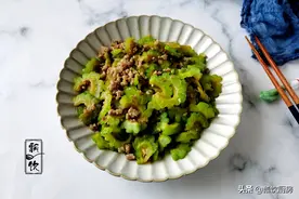 夏天，这瓜要常吃，好吃败火还特别下饭，加肉末一炒口感好图片
