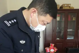 "硬核"指战员抗疫路上不胜不休——记黄州公安分局副政委尹焯图片