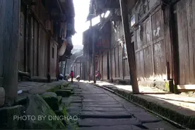 藏于深山，这个古镇货真价实，开发还是保护考量管理者智慧图片