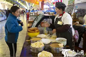 阿克苏这个文旅夜市成冬季好去处图片