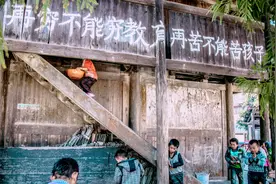 外国街头的“中文标语”，让人笑岔气图片