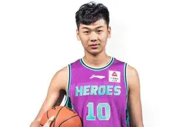 山东队侯沛佐：第2次触球被断，第2场首发绝杀！改进3点可成大器图片