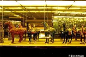 姨妈临终前留给他一张纸，告诉他此纸价值10亿，他打开后捐给国家图片