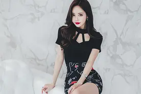 午夜迷醉蝙蝠夏日釉黑半袖衫图片