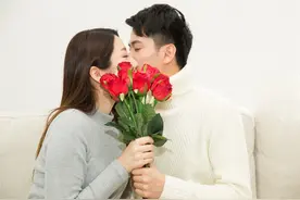 爱一个男人，不需要每天都联系，做好这些才能“套住”他图片