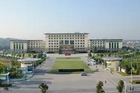 荆州一所很低调的大学，录取分数线却很高，多个专业全国名列前茅图片