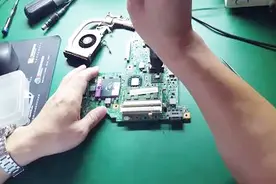 戴尔笔记本开机不显，用BGA焊台重焊显卡搞定，修这样的机器真爽视频封面