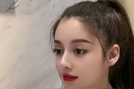 女网红撞脸热巴，被赞比本尊还美，网红圈为热度都在碰瓷明星？图片