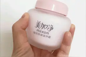 别再盲目跟风了！年轻女孩没必要用“贵妇面霜”，费钱还不吸收图片