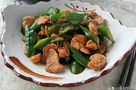 家常菜辣椒炒肉怎样做好吃，先炒辣椒还是先焯猪肉，教你详细做法图片