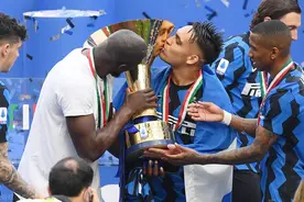 为什么这次欧洲杯，很多球队痴迷三中卫体系，放弃四中卫体系？图片
