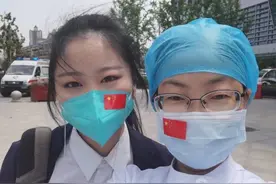 19岁女孩写歌送给护士妈妈，“这歌戳到我心里了”图片