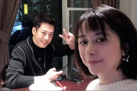 TVB前艺人出走内地，在二线城市买房定居，开餐馆在路边吃东西图片