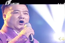 孟和乌力吉演唱《走上高高的兴安岭》，赢得评委热烈掌声视频封面