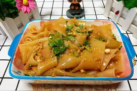宽粉一泡锅中一煮，料汁一拌，越吃越想吃，给肉都不换图片