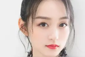 中国内地女演员何泓姗图片