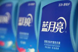 一个坑栽两次，蓝月亮蒸发近600亿，张磊的投资神话破了图片