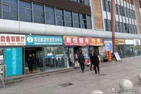 火车站商圈生意萧条？不是旅客聪明了，是怕了，1元的水也不敢买图片