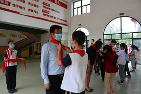 “六一”慰问，情暖童心图片