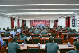 呼和浩特市中院组织干警观看中国共产党成立100周年庆祝大会图片
