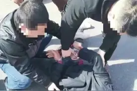 南宁一辅警被剧毒“红火蚁”咬伤，出现意识模糊仍爬起紧追毒犯图片
