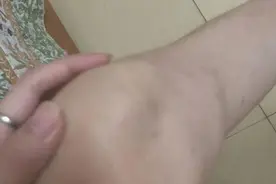 视频画面疯传！广西一年轻女子凌晨街头遭人强拖上车，警方已介入调查图片