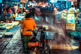“月亏6000万，卖房发工资！”疫情之下，餐饮老板呼声：活下去图片