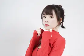 悠妍│瑜伽服搭配推荐：半高领修身外套图片